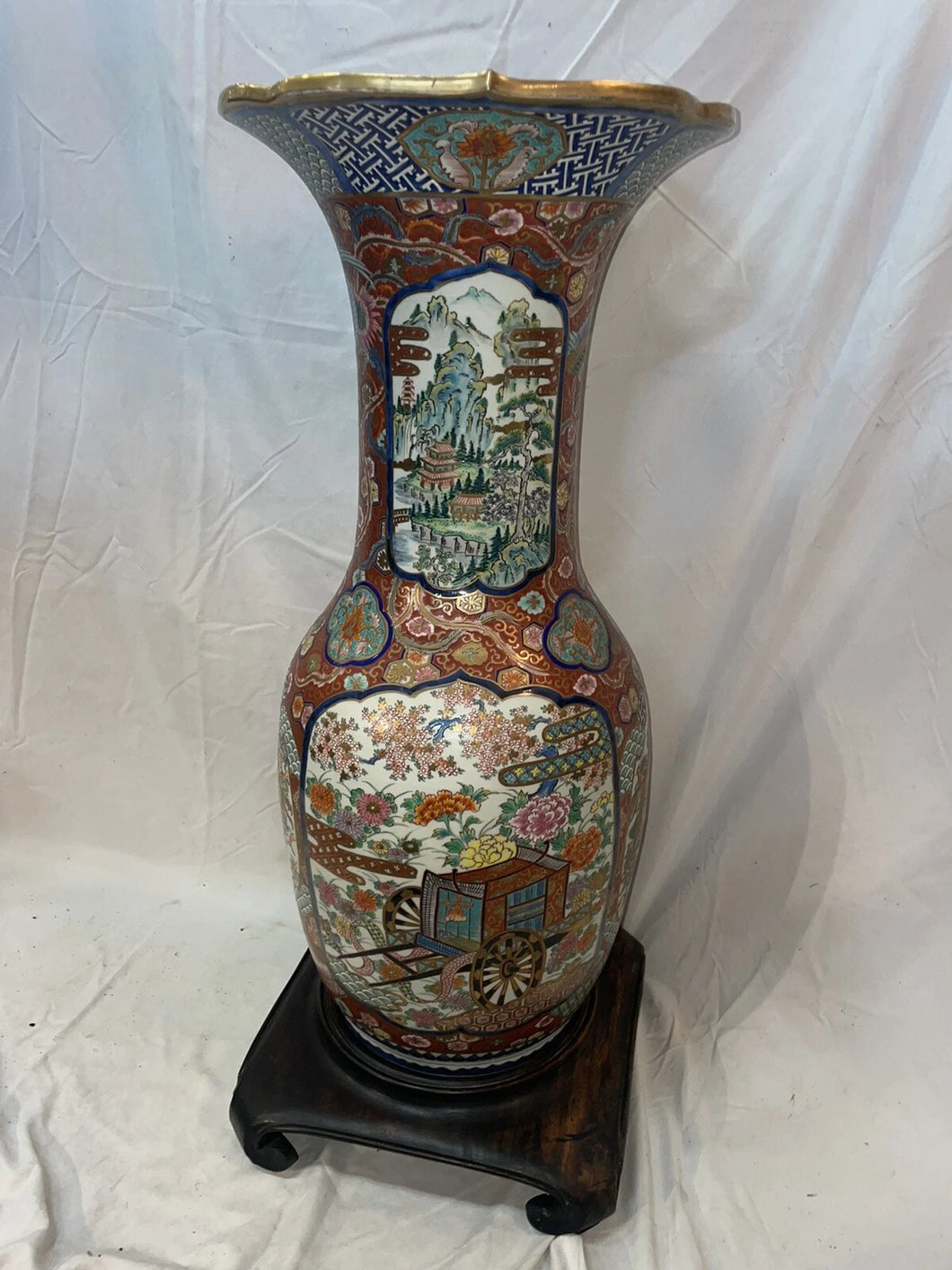late 19th century tall Arita Japan Imari long Neck Ruffled Edge Floor Vase!!