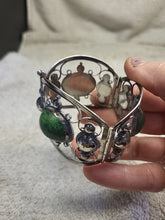 Load image into Gallery viewer, Vintage Taxco Mexico sterling silver greenstone cabochon bracelet 7 in 60g

