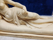 Load image into Gallery viewer, Venus Victrix Pauline Bonaparte Nude Canova Sculpture Statue Reclining Couch
