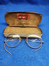 Load image into Gallery viewer, Vtg 1930’s Round Eyeglasses With Original Case
