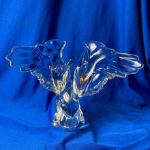 Load image into Gallery viewer, Exquisite Majestic BACCARAT Figurine AMERICAN Art Crystal Eagle, Hawk, Falcon
