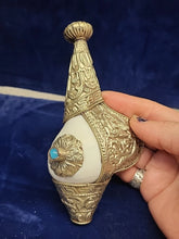 Load image into Gallery viewer, Tibet Buddhism conch shell Inlay Tibetan silver gem Conch Trumpet Horn Shell
