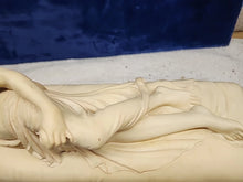 Load image into Gallery viewer, Venus Victrix Pauline Bonaparte Nude Canova Sculpture Statue Reclining Couch
