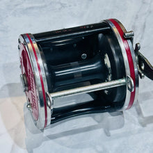 Load image into Gallery viewer, F145- Vintage Penn Senator 114HLW High Speed Light Wide Spool 6/0 Big Game Reel
