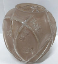 Load image into Gallery viewer, Vintage Consolidated Art Glass Vase Consolidated Line #700, Dusty Cream &amp; Clear
