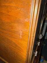 Load image into Gallery viewer, RARE Antique 1938 Philco Model 38-5 Tombstone Vacuum Radio “WORKING”
