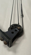 Load image into Gallery viewer, Vintage Recurve Bow Hunting Setup TRU GLO Sight Quiktune 800 Rest RH Archery

