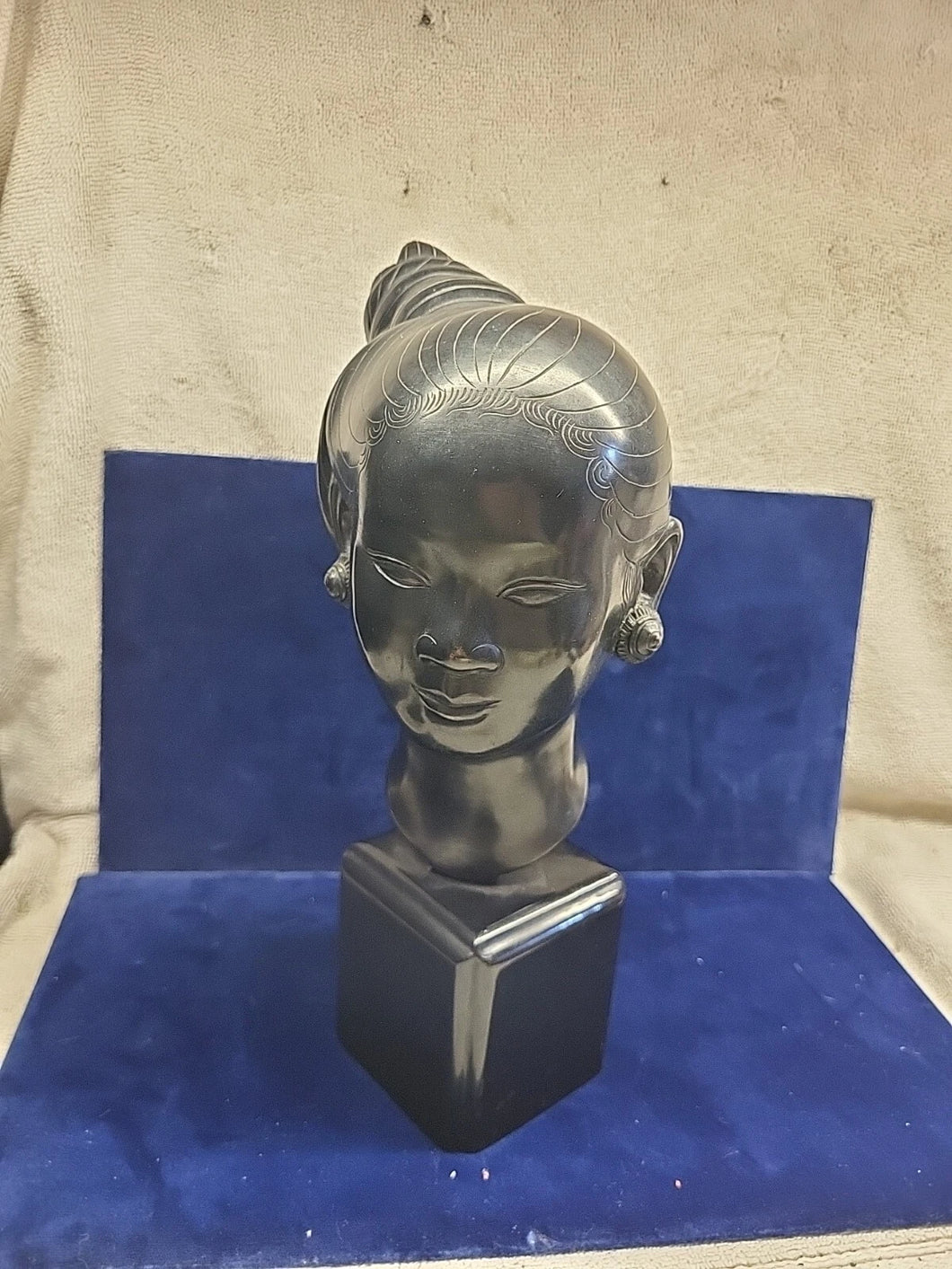 Nguyen Thanh Le Vietnamese Artist Bronze Bust Head of Laos Woman 11