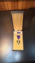 Load image into Gallery viewer, Original WW2 US Purple Heart Medal &amp; Lapel Pin Badge w/ Coffin Case
