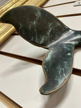 Load image into Gallery viewer, RARE Vintage SPI San Pacific Int’l HUMPBACK WHALES Hanging Brass Sculpture 26x17
