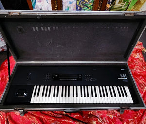 Korg M1 Music Workstation Synthesizer 61-Key w/ Road Case - Powers